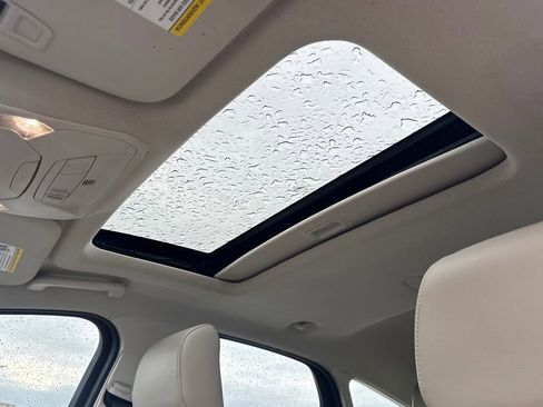 Used 2018 Ford Focus Titanium FWD image 44