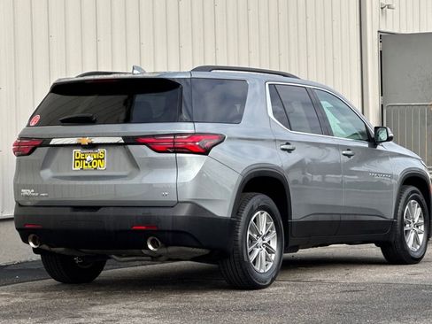 Used 2023 Chevrolet Traverse LT w/ Rear Camera Mirror Package image 4
