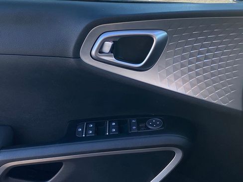 Certified 2024 Kia Soul LX FWD image 19