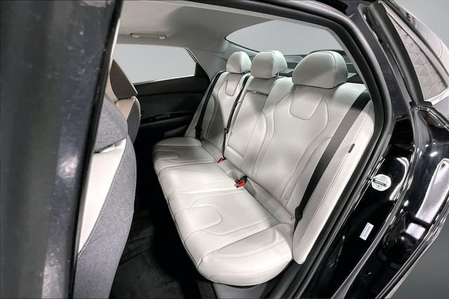 Used 2025 Hyundai Elantra Limited FWD image 22