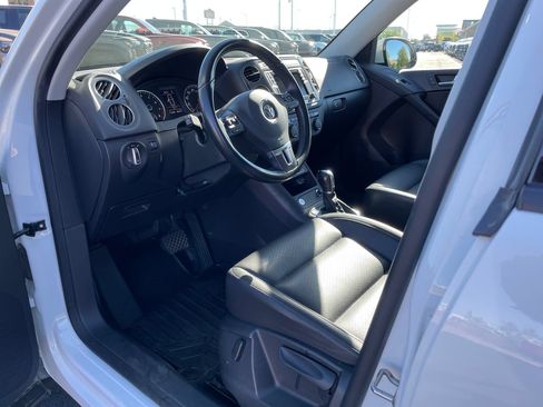 Used 2017 Volkswagen Tiguan S AWD/4WD image 9