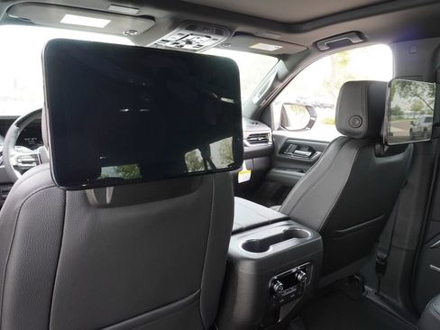 New 2026 GMC Yukon XL Denali w/ Denali Reserve Package AWD/4WD image 12