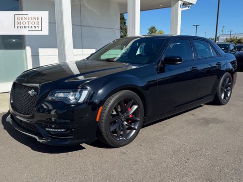 Used 2023 Chrysler 300 C RWD image 1