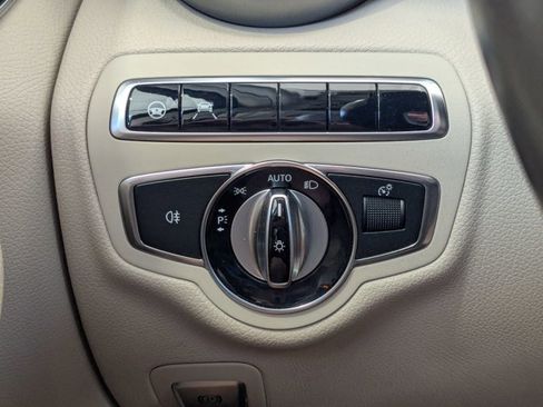 Used 2015 Mercedes-Benz C 300 4MATIC Sedan image 11