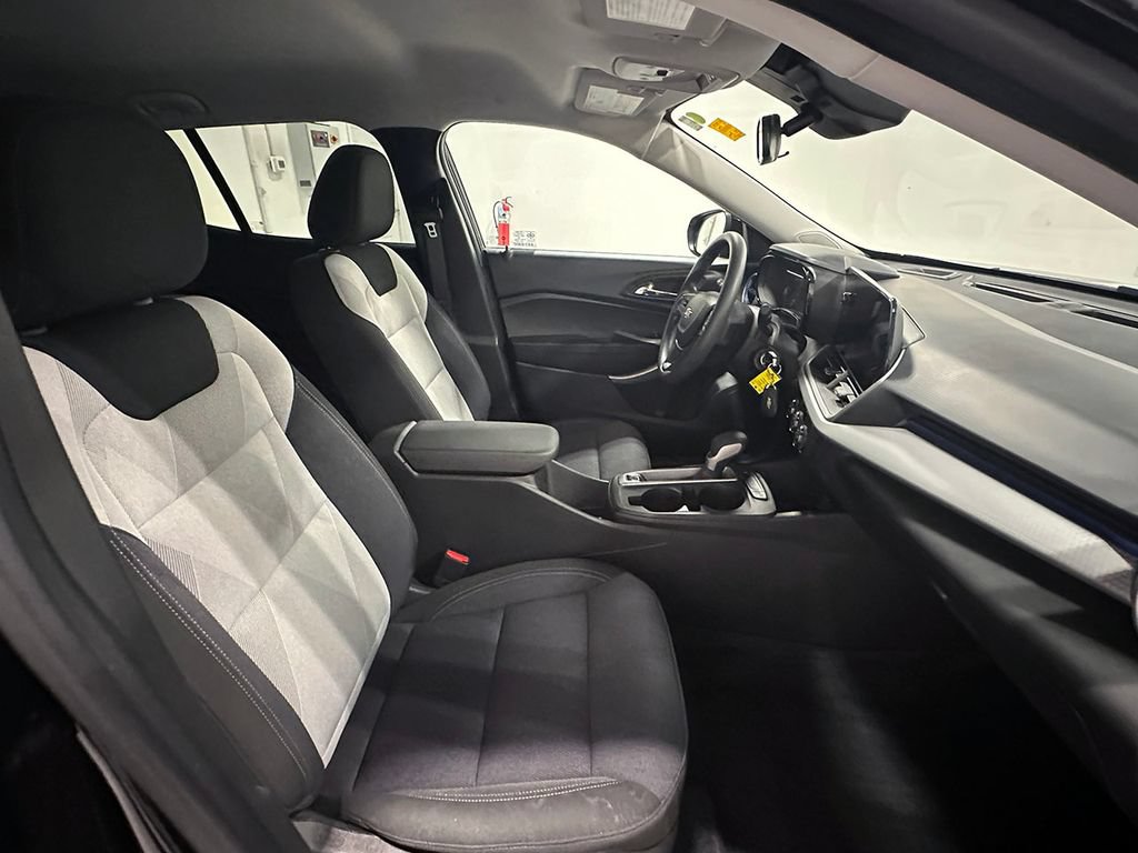 Used 2024 Chevrolet Trax LS w/ LS Convenience Package FWD image 22