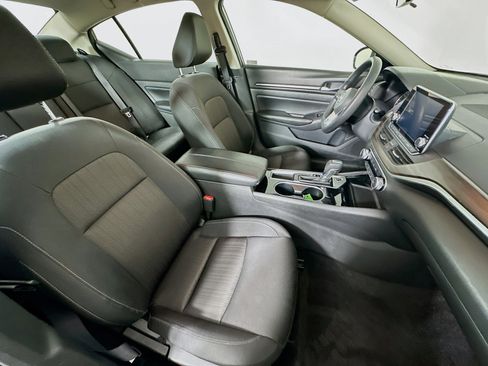 Used 2024 Nissan Altima 2.5 SV image 28