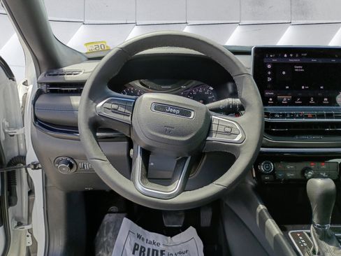 Certified 2026 Jeep Compass Latitude AWD/4WD image 13