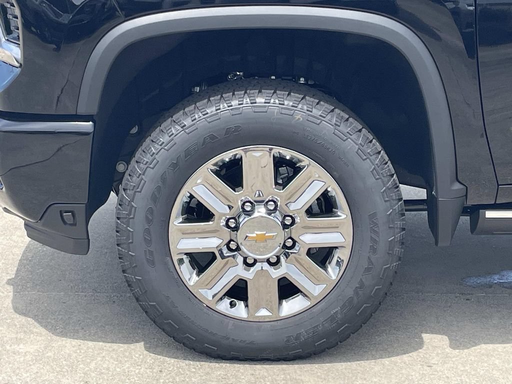 New 2026 Chevrolet Silverado 2500 High Country w/ High Country Premium Package AWD/4WD image 8