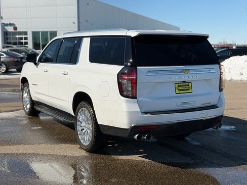 Used 2024 Chevrolet Suburban Premier image 8