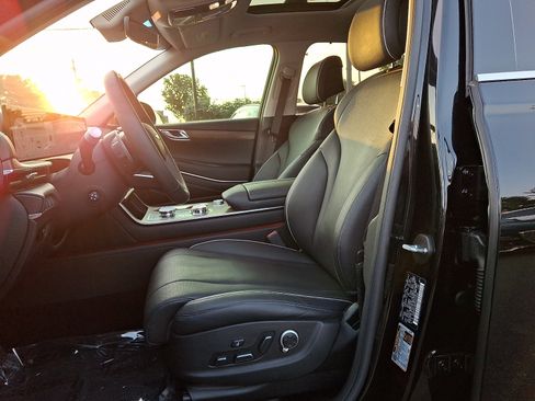 Certified 2025 Genesis GV80 2.5T Prestige AWD/4WD image 14