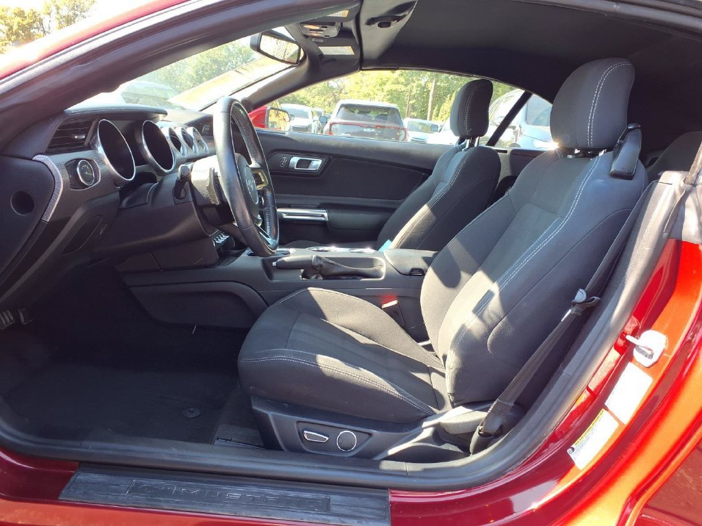 Used 2018 Ford Mustang Convertible w/ Equipment Group 101A RWD image 21