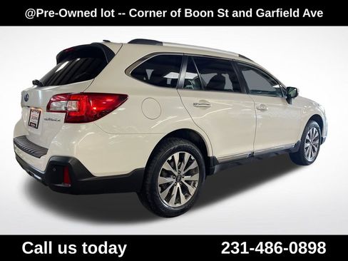 Used 2019 Subaru Outback 2.5i Touring AWD/4WD image 5