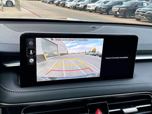 Used 2025 Genesis G70 2.5T image 25