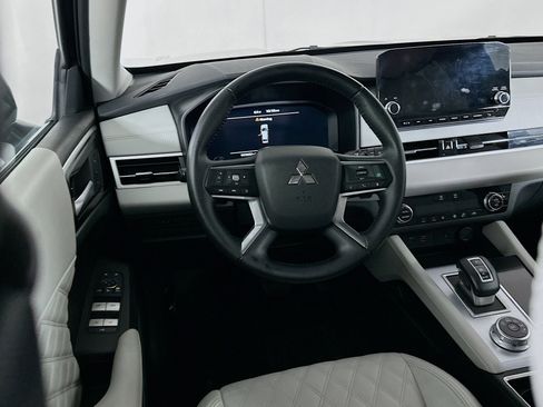 Used 2024 Mitsubishi Outlander SEL image 18