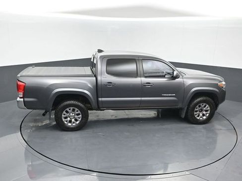 Used 2017 Toyota Tacoma SR5 image 16