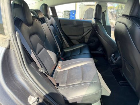Used 2018 Tesla Model 3 Long Range RWD image 33