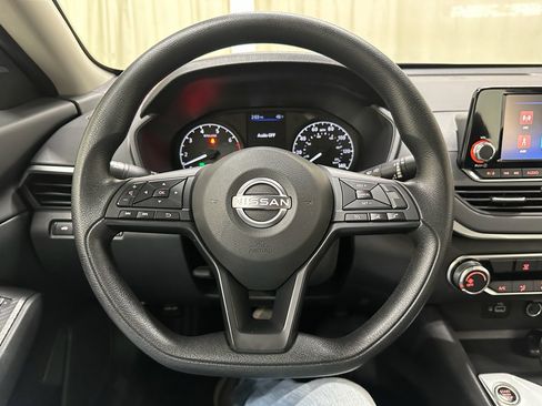 Used 2024 Nissan Altima 2.5 S image 30