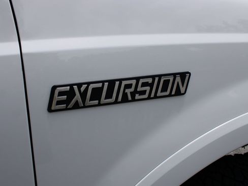 Used 2005 Ford Excursion Eddie Bauer AWD/4WD image 39
