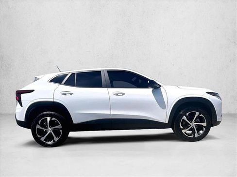 Used 2024 Chevrolet Trax RS w/ Driver Confidence Package FWD image 5