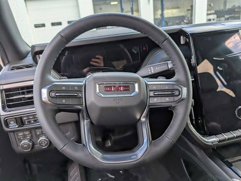 New 2026 GMC Yukon Elevation image 25