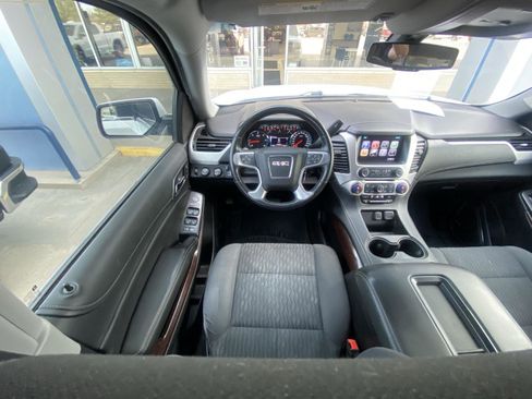 Used 2017 GMC Yukon XL SLE w/ HD Trailering Package image 12