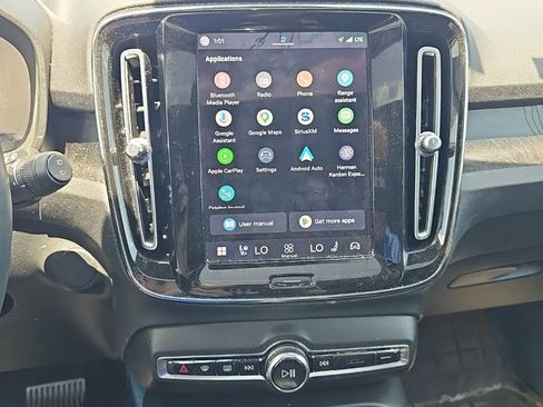 Used 2023 Volvo XC40 Recharge Ultimate w/ Protection Package Premier AWD/4WD image 6