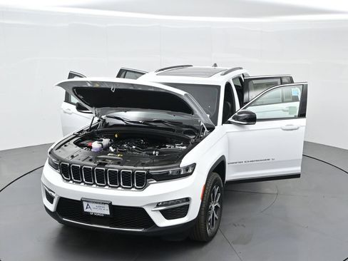 New 2025 Jeep Grand Cherokee Limited image 36