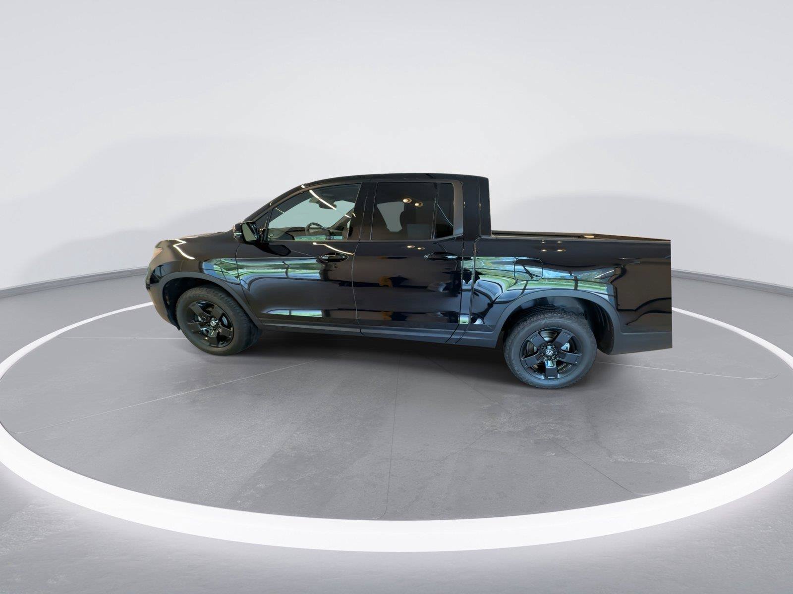 Used 2025 Honda Ridgeline Black Edition image 6
