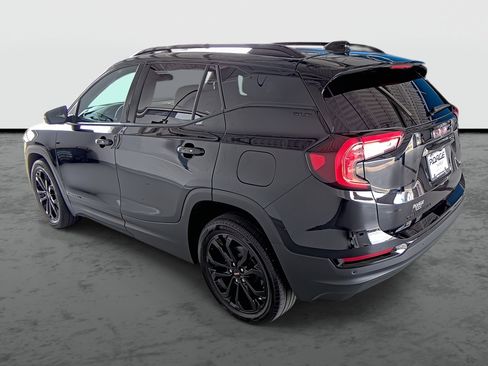 Used 2022 GMC Terrain SLT w/ Tech Package image 11