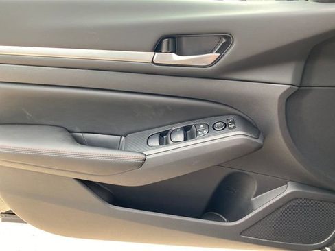 New 2026 Nissan Altima 2.5 SR FWD image 13