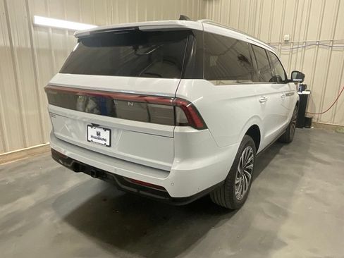 Used 2025 Lincoln Navigator Black Label AWD/4WD image 24