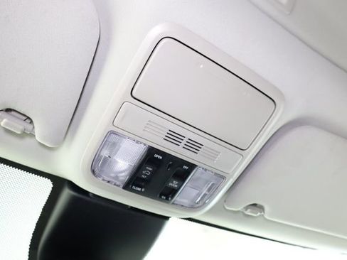 Used 2025 Honda Odyssey Elite image 21