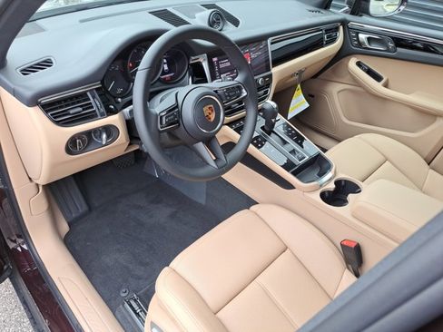 Used 2026 Porsche Macan AWD/4WD image 3