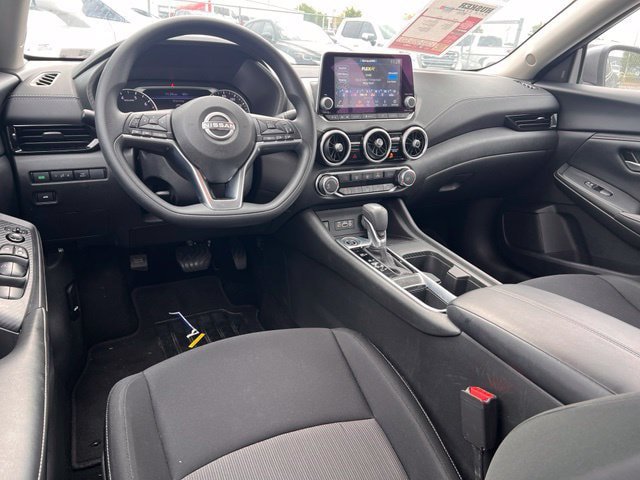 Used 2025 Nissan Sentra SV FWD image 13