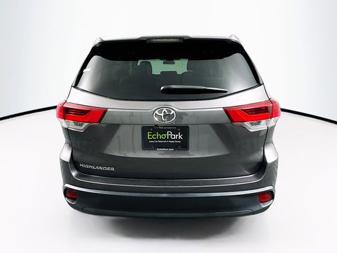 Used 2019 Toyota Highlander LE image 7