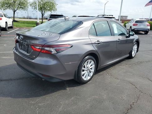 Used 2024 Toyota Camry LE image 4