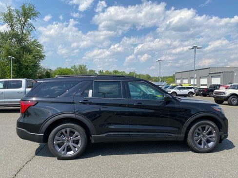 New 2026 Ford Explorer Active w/ Active Comfort Package AWD/4WD image 6