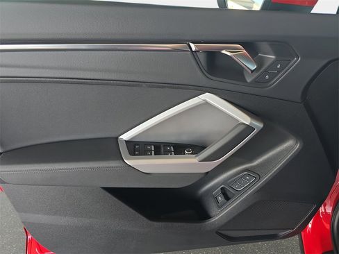 Certified 2025 Audi Q3 2.0T Premium w/ Convenience Package image 23