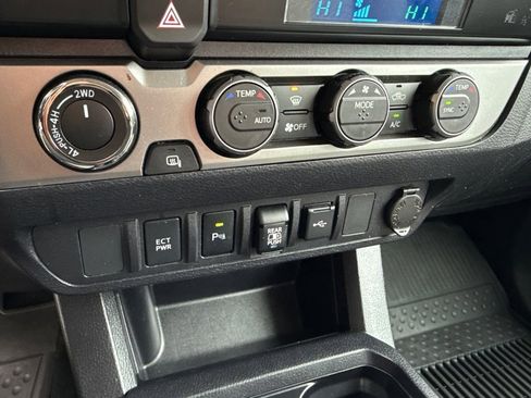 Certified 2021 Toyota Tacoma SR5 image 25