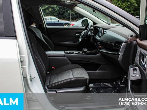 Used 2023 Nissan Rogue SV AWD/4WD image 18