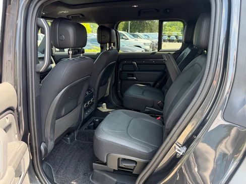 Used 2025 Land Rover Defender 130 V8 AWD/4WD image 18