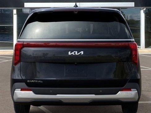 New 2026 Kia Carnival LX FWD image 13