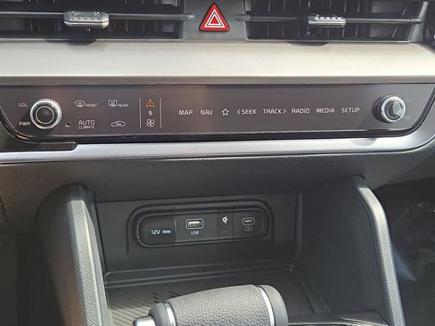 Certified 2025 Kia Sportage EX w/ Premium Package image 27