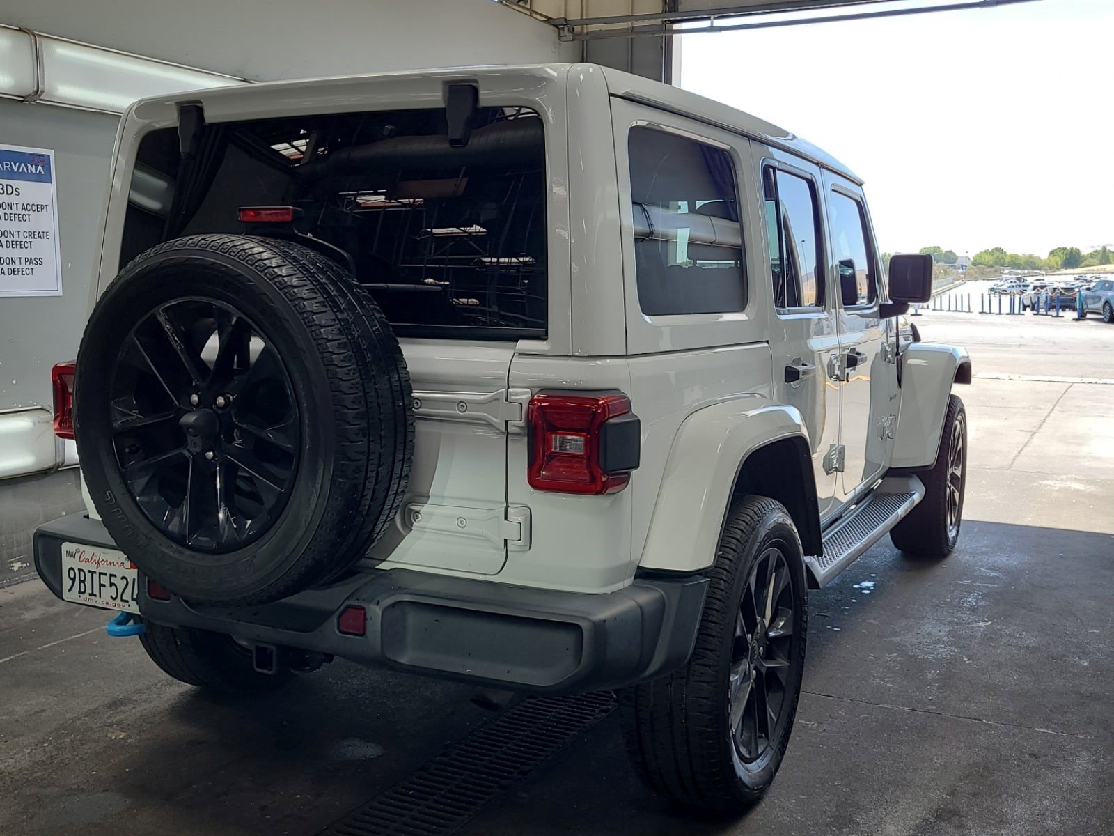 Used 2022 Jeep Wrangler Unlimited Sahara AWD/4WD image 6