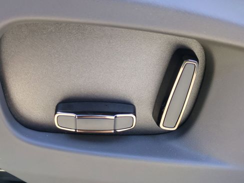 New 2026 Land Rover Defender 110 OCTA image 14