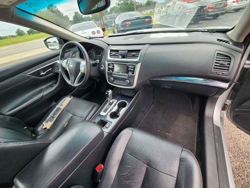 Used 2017 Nissan Altima 2.5 SL w/ Moonroof Package FWD image 15