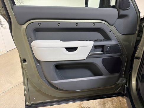 Used 2025 Land Rover Defender 110 S image 1