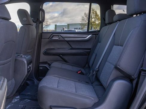 Used 2025 GMC Acadia Elevation image 8