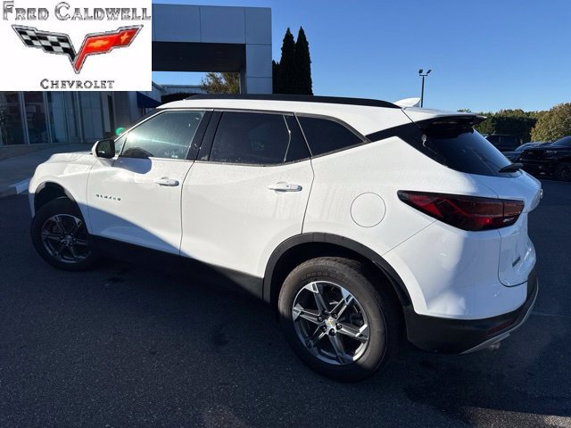 Used 2024 Chevrolet Blazer LT w/ Convenience Package FWD image 4