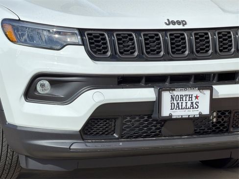 New 2026 Jeep Compass Latitude image 7